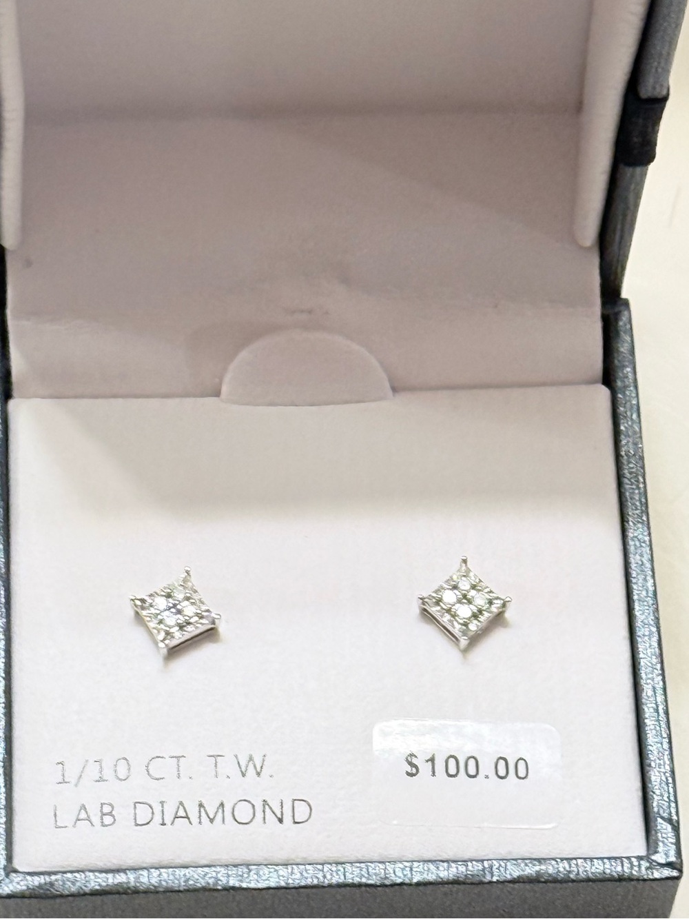 NWT! Absolutely STUNNING Square Diamond Cluster Stud Earrings - 1/10 CT. T.W.